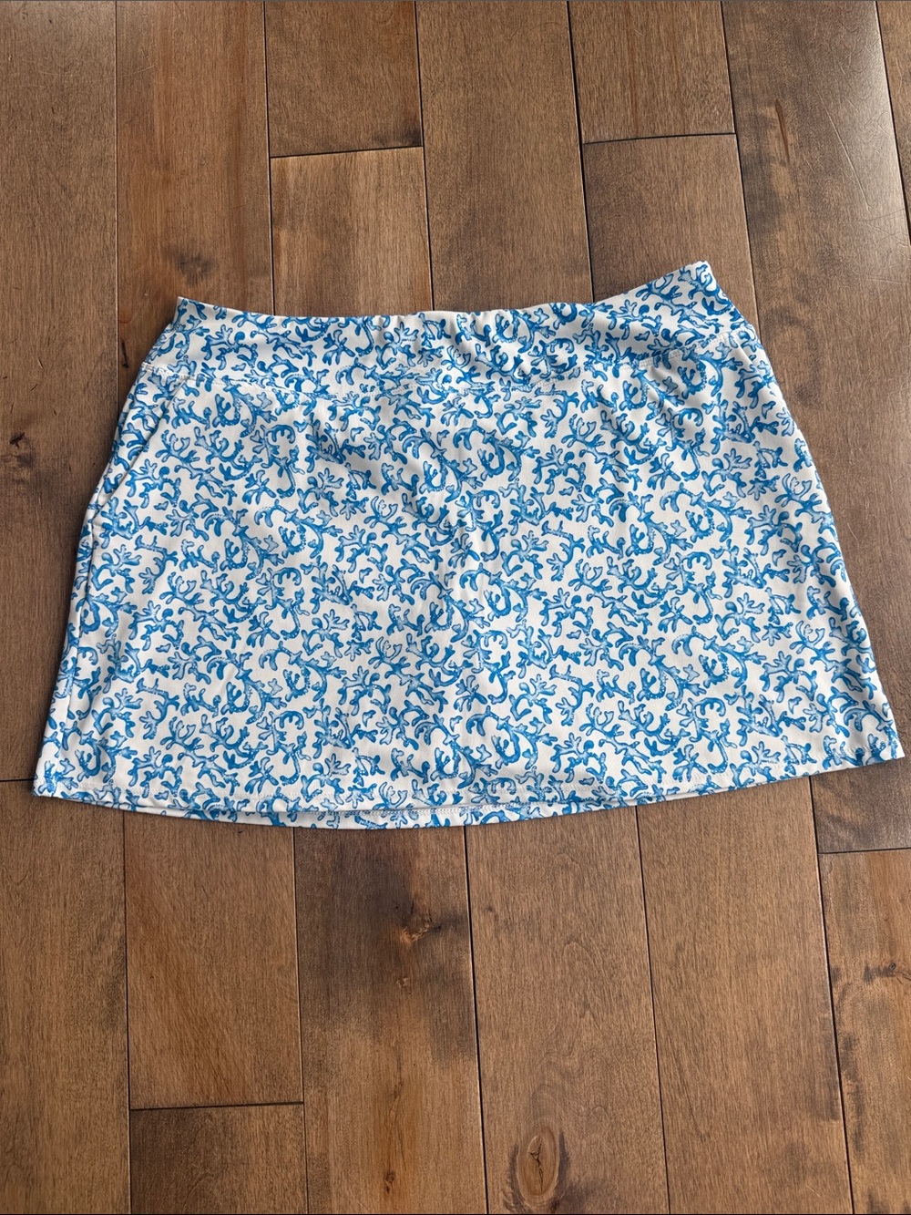 XL EUC Tommy Bahama White and Blue Floral Mini Skort